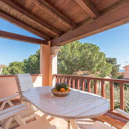 Casa Pitti 200m From The - Happy Apartman Golfo Aranci